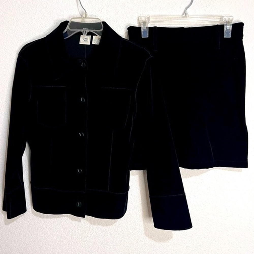 Vintage 725 Black Velveteen Fleece Lined 2 Piece Suit Blazer & Mini Skirt Size 6